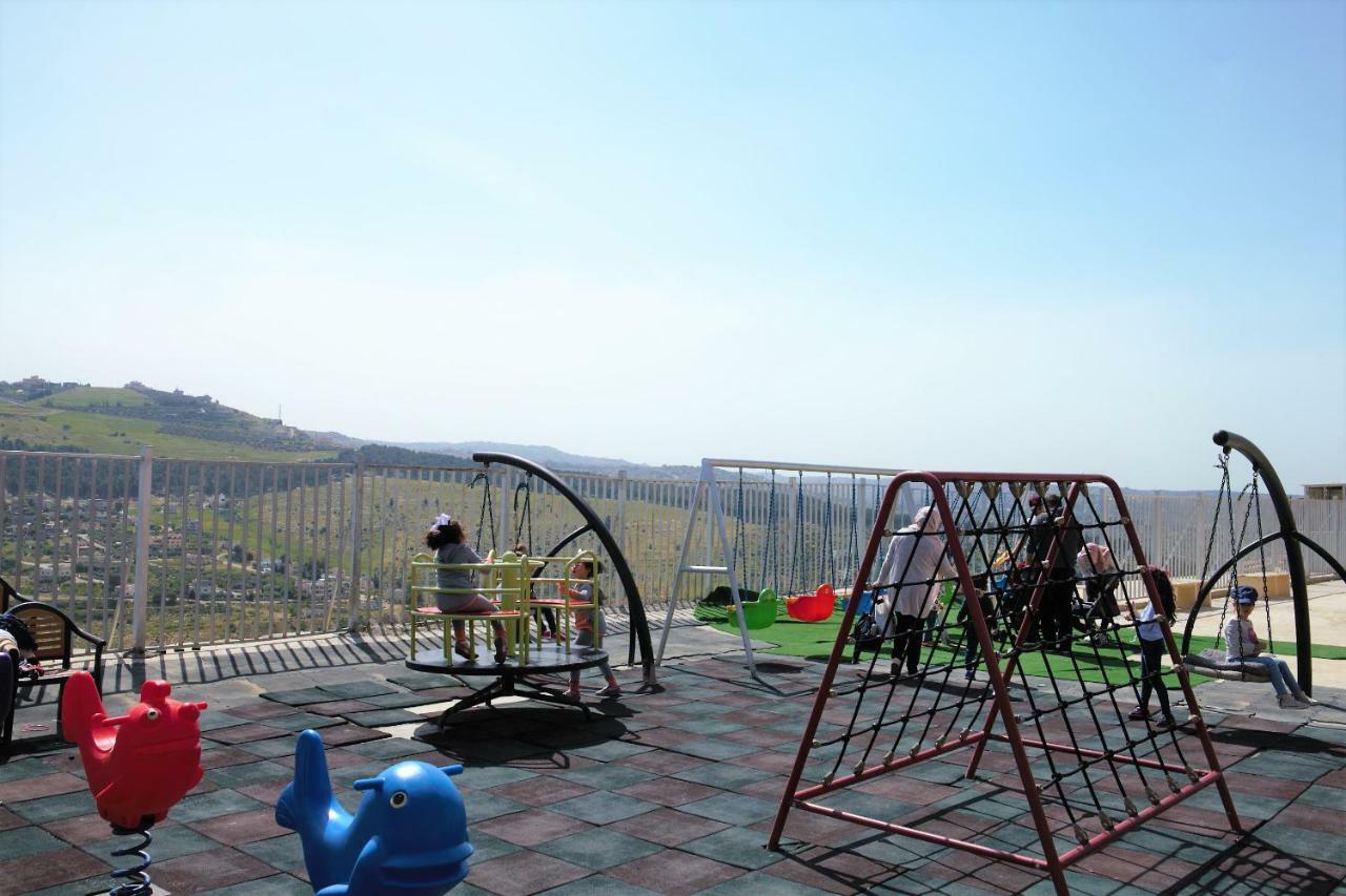 Sindyan Resort Amman Exteriör bild